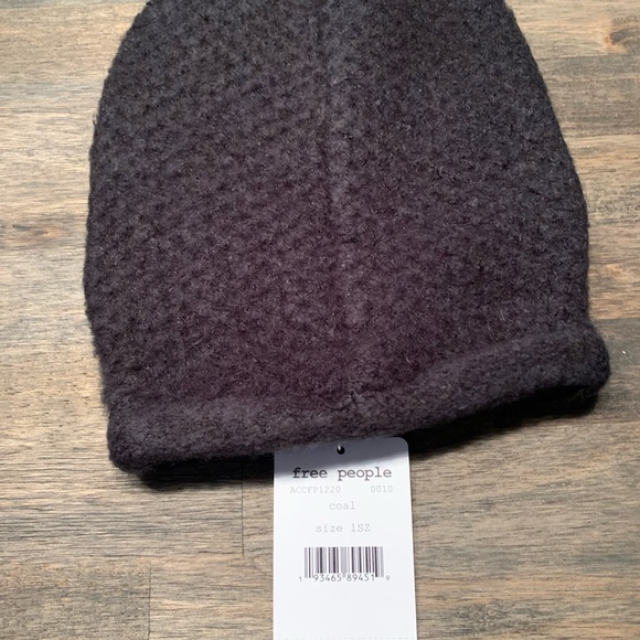 Free People Beanie - Picture 4 of 4